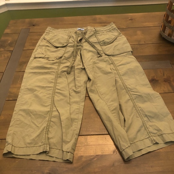 Izod Capri Pants - Picture 4 of 11